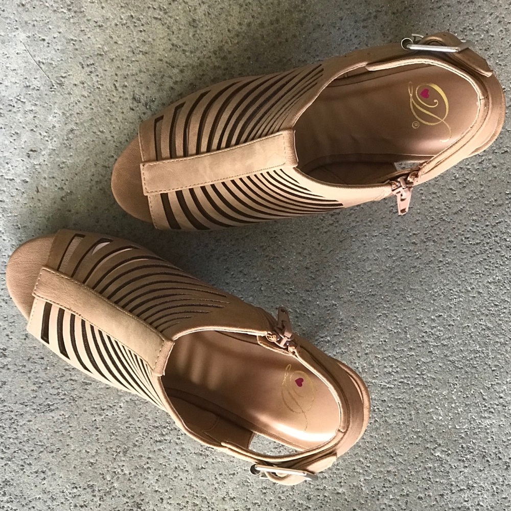 Delicious Tan Caged Strappy Peep Toe Stacked Heel - Picture 7 of 8